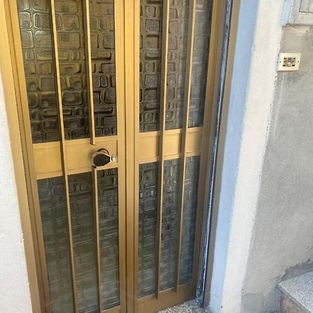 “Casa Rosi” Appartamento In Zona Medievale Pisogne Luaran gambar