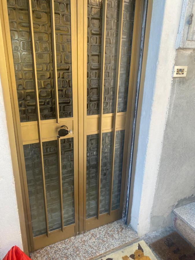 “Casa Rosi” Appartamento In Zona Medievale Pisogne Luaran gambar